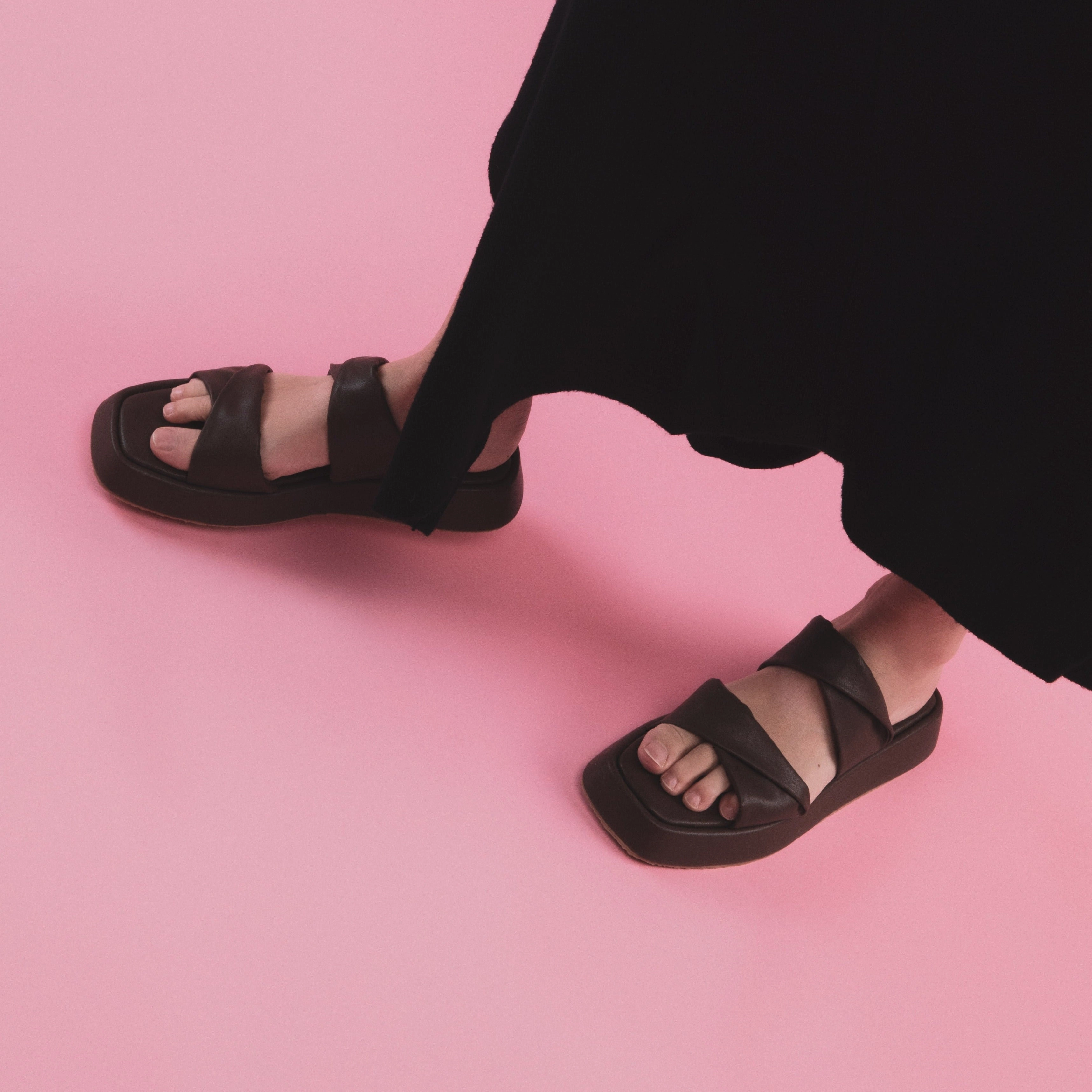 Corrective Shoes For Flat Feet AIKO Flat Sandal - Black