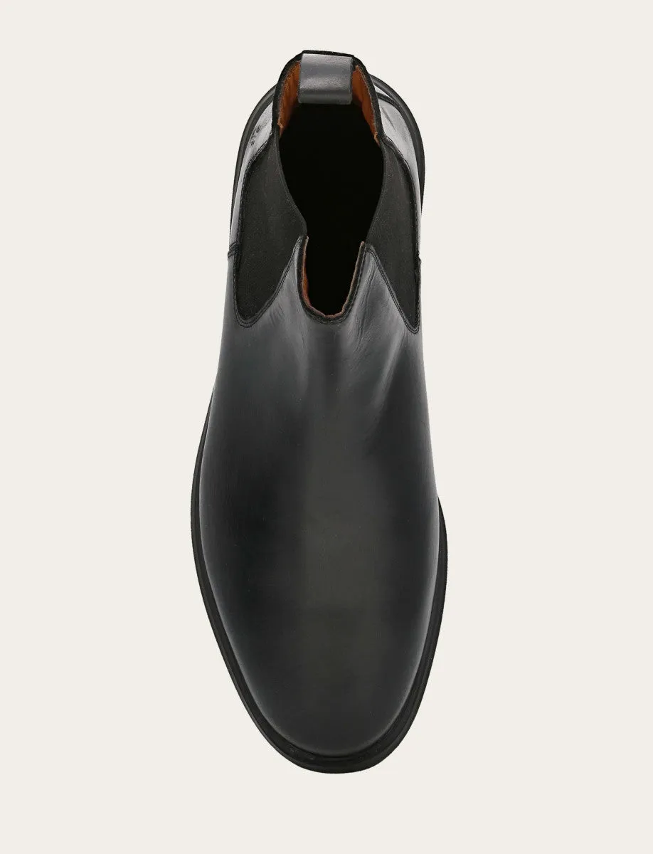 Wirecutter Chelsea Boots Connor Chelsea