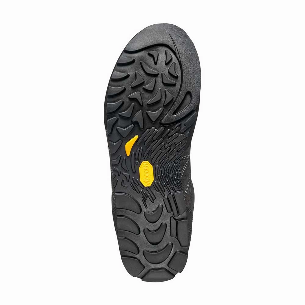 Crux WMN Climbing Shoes Heel Moves Around