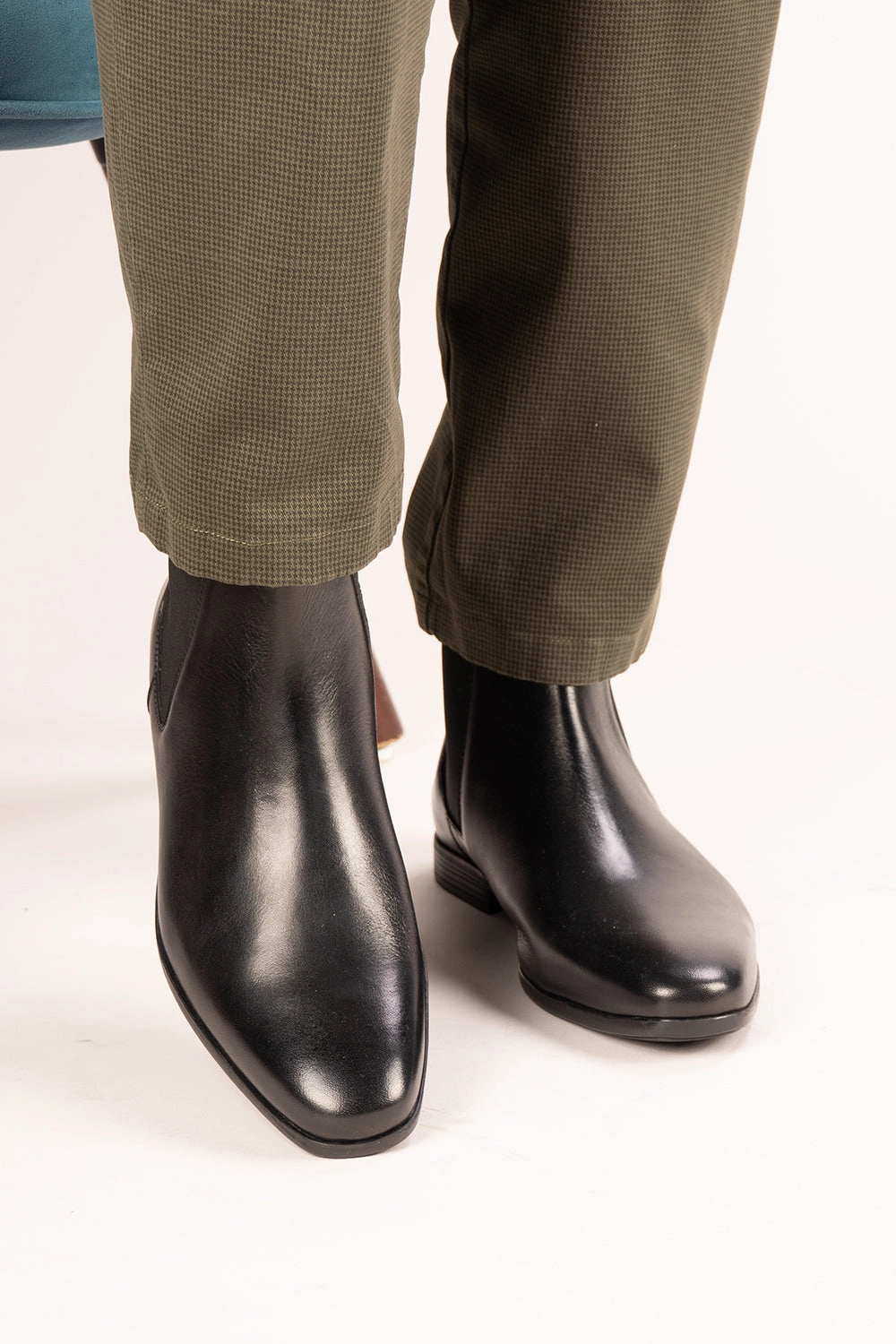 Snake Print Chelsea Boots Darwin Black