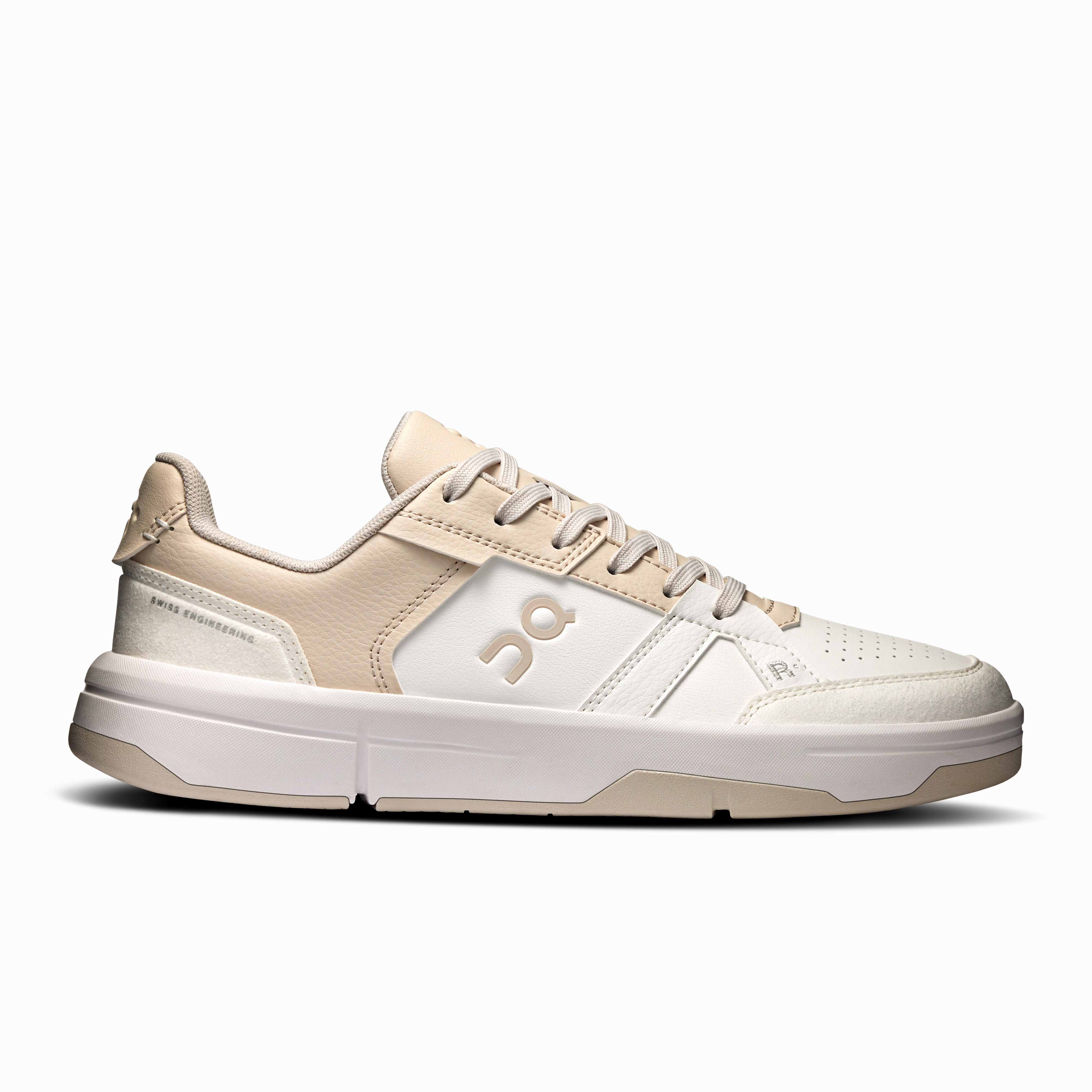 On Running Women's The Roger Clubhouse Shoes - White / Pearl Low-top Sneakers Running Shoes
