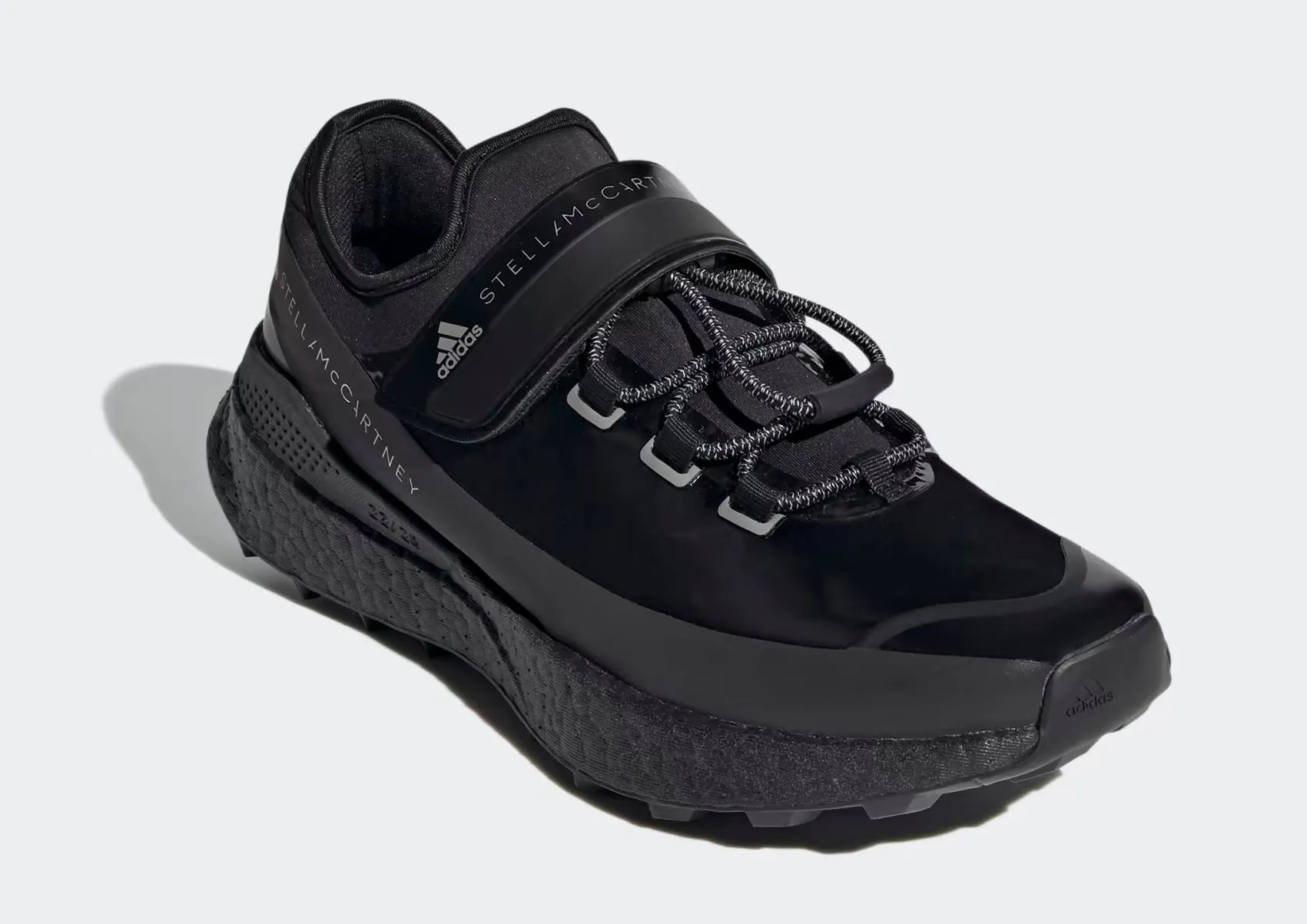 Trail Running Shoes Vs Road GORE-TEX lining for waterproof, breathable performance Stella McCartney Boost Shoes FX1964
