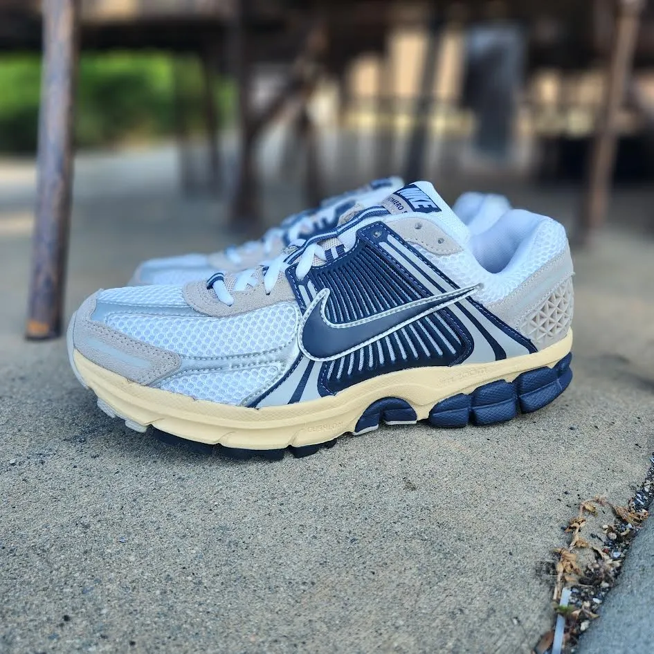 Nike Zoom Vomero 5 'THUNDER BLUE' Nike Unisex-child Court Borough Low Recraft Shoes