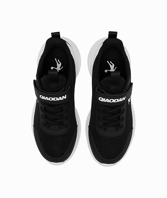 QIAODAN Breathable Lightweight Cushioning Kids' Running Shoes Black/Jordan White Kids' Best Running Shoe For Marathon