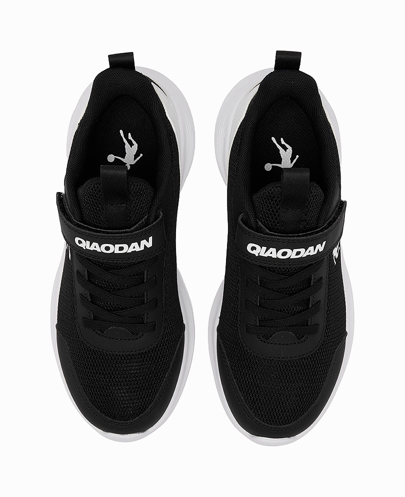 QIAODAN Breathable Lightweight Cushioning Low Top Running Shoes Black/Silver Kids' Shoes Run