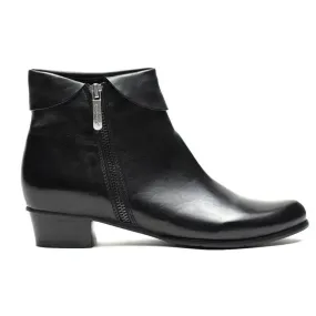 Regarde Le Ciel Stefany-03 Women's Lace / Zip Up Ankle Boot Black Leather Bluestone Boots