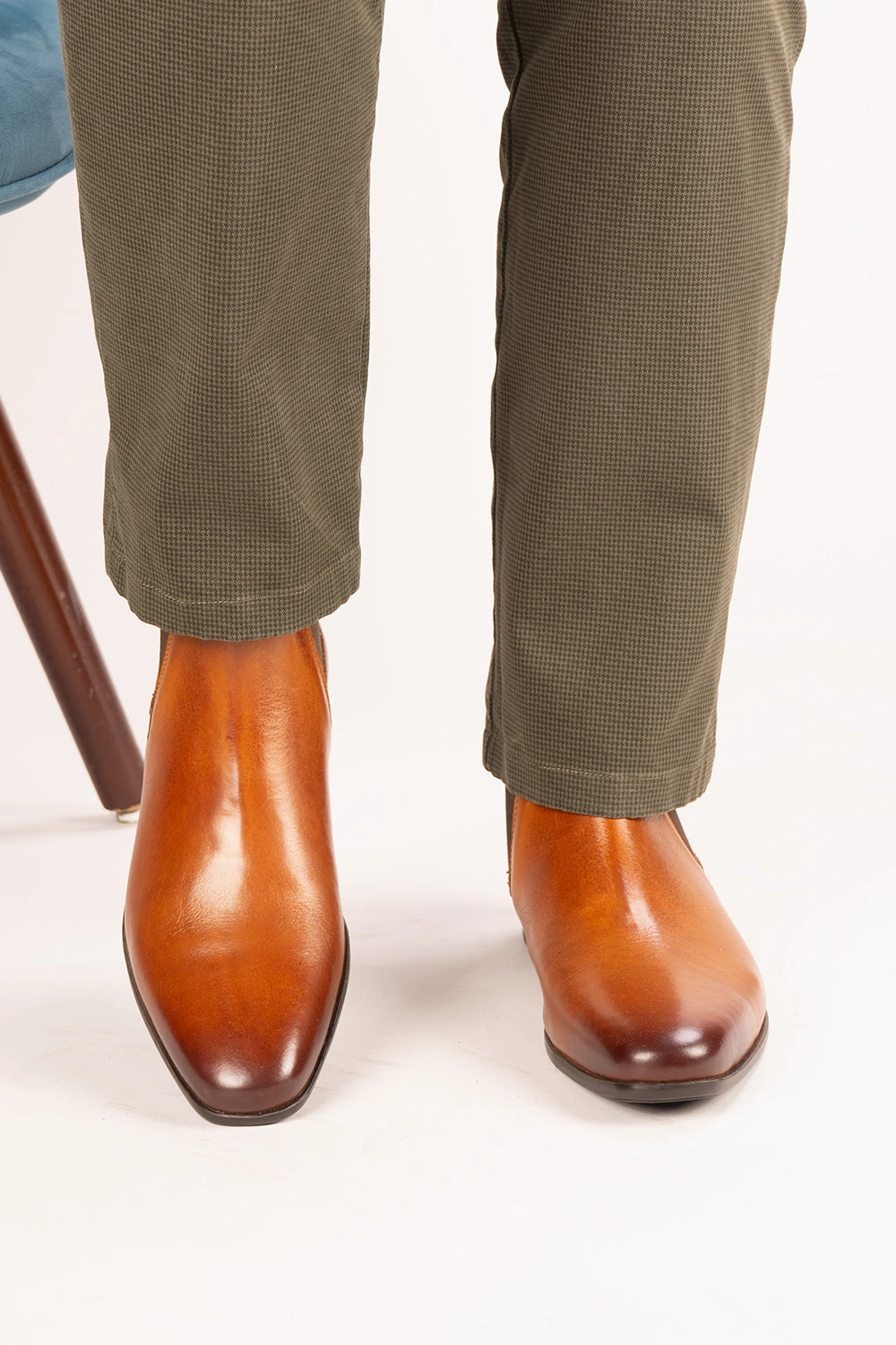 Darwin Tan Chelsea Lug Sole Boots