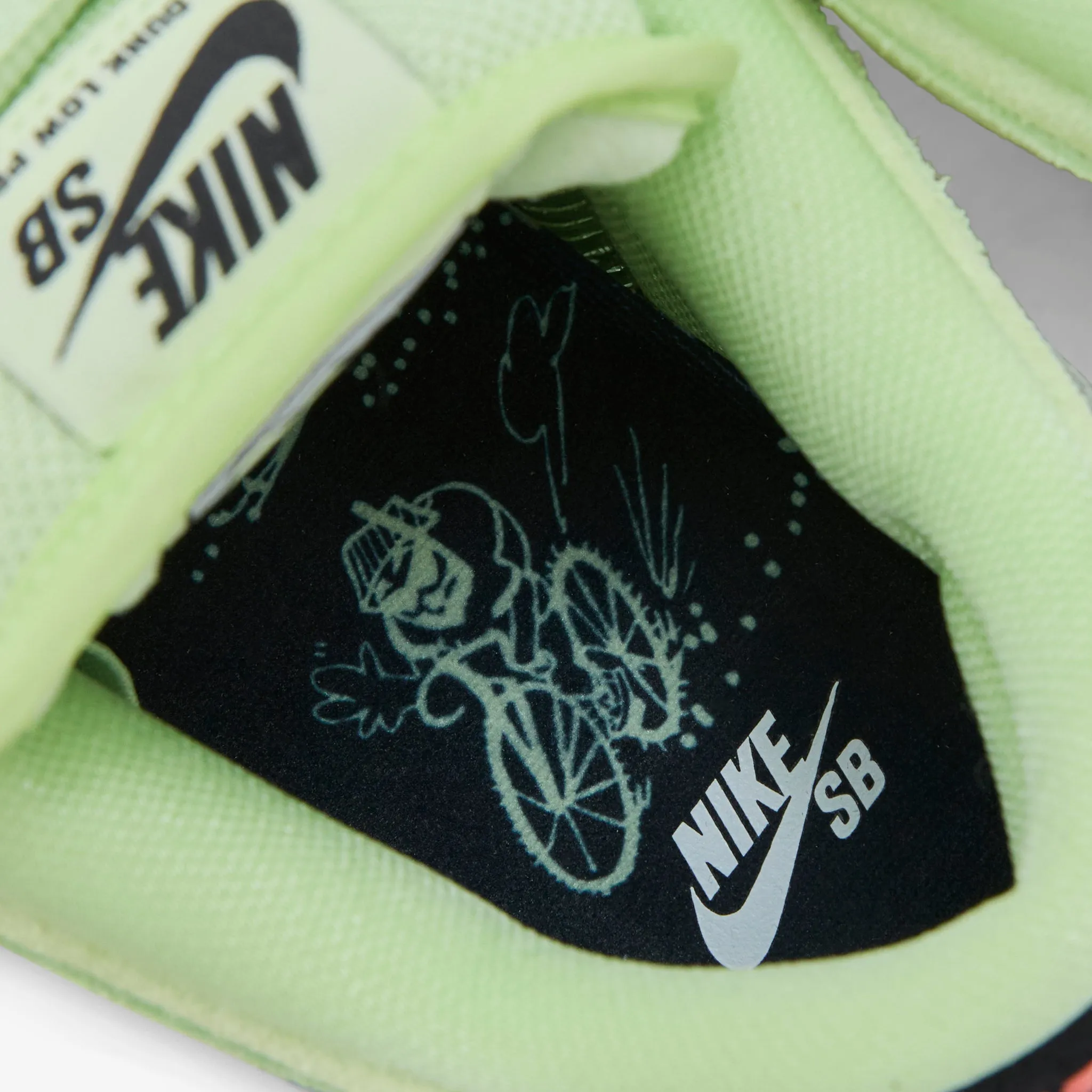 SB Dunk Low 'Verdugo Mountain' Light Liquid Lime | Wolf Grey | Black Nike Refurbished Shoes