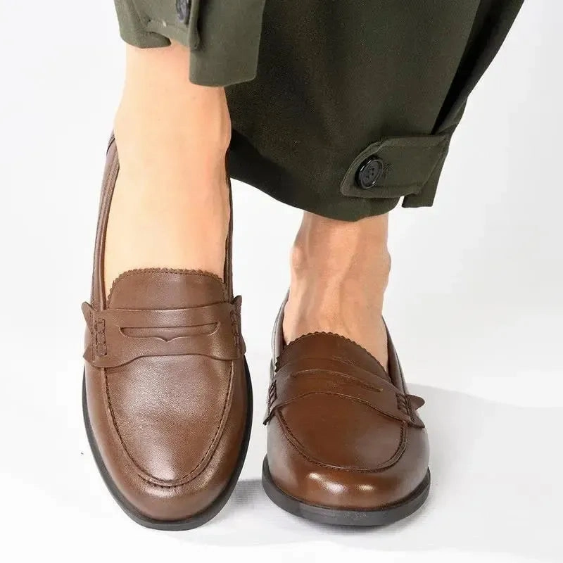Hush Puppies Suzie Leather Loafer with Saddle - Brown Brooklyn Brogue