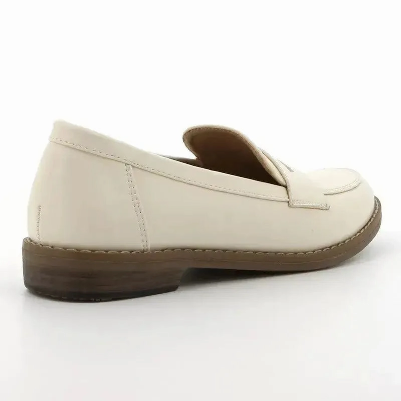 Soft Style by Hush Puppies Tysan Loafer With Saddle - Ivory Tassel Brogues