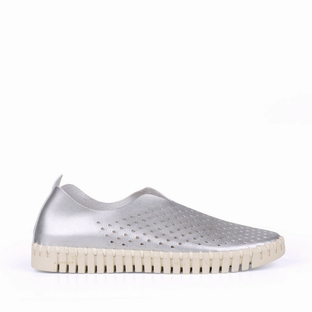 Flat-soled Shoes Tulip Metallic Slip On - Silver
